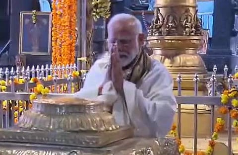 ​ഗുരുവായൂരിൽ ദർശനം നടത്തുന്ന നരേന്ദ്രമോദി