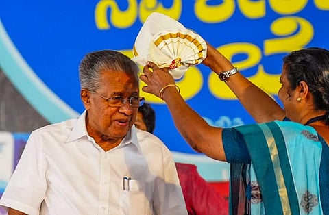നവകേരള സദസിനിടെ പിണറായി വിജയനെ സ്വീകരിക്കുന്നു/ ഫെയസ്ബുക്ക്‌