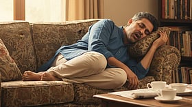 കൂർക്കംവലി അലട്ടുന്നുണ്ടോ? കുറയ്ക്കാൻ ചില പൊടിക്കൈകൾ