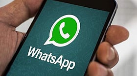 വാട്സ്ആപ്പില്‍ ലിക്വിഡ് ഗ്ലാസ് ഡിസൈന്‍; ചാറ്റ് ഇന്റര്‍ഫേസില്‍ വന്‍മാറ്റങ്ങള്‍ക്ക് സാധ്യത; റിപ്പോര്‍ട്ട്