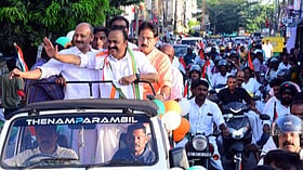 'കടക്കു പുറത്ത്'; എല്‍ഡിഎഫിനെ പുറത്താക്കി വോട്ടര്‍മാര്‍; കൈ പിടിച്ച് കേരളം, യുഡിഎഫ് തരംഗം