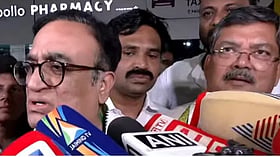 മുഖ്യമന്ത്രി ആരാകും?; എംഎല്‍എമാരുടെ മനസറിയാന്‍
എഐസിസി നിരീക്ഷകര്‍ കേരളത്തില്‍