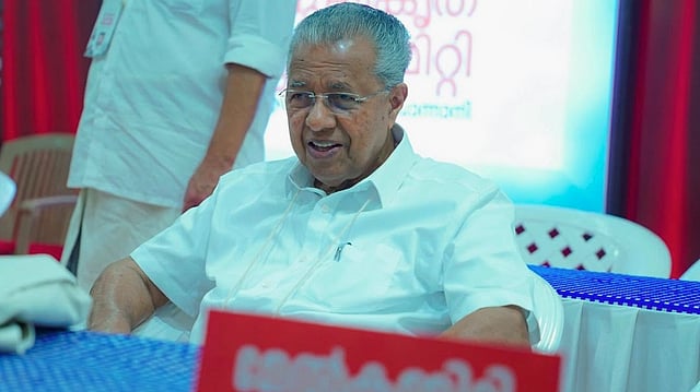 ഏകപക്ഷീയമായ ശൈലി തിരിച്ചടിയായി, സര്‍ക്കാരും പാര്‍ട്ടിയും തമ്മില് ...