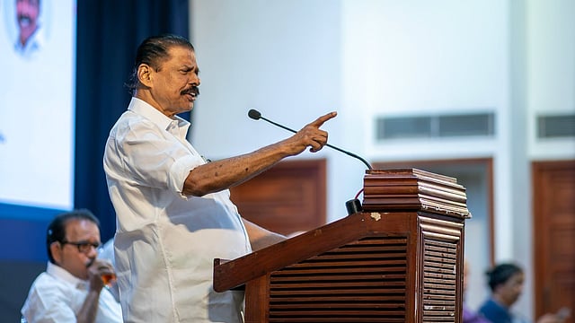 നീട്ടിപ്പിടിക്കേണ്ട, പ്രസംഗം 45 മിനിറ്റ് മതി!!; നേതാക്കളോട് സിപിഎം| CPM ...