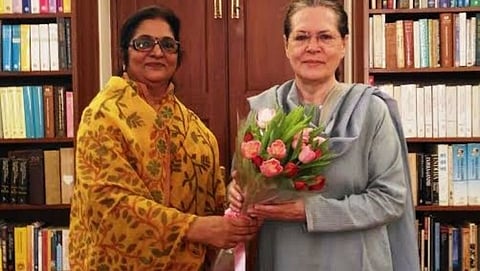 Rajni Patil, Sonia Gandhi