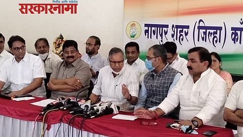 Mohan Prakas in  the press conference with MLA Vikas Thakre and others