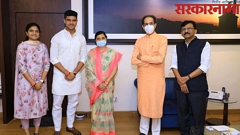 Kala ben Delkar,  Uddhav Thackeray