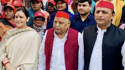 Aparna Yadav with Mulayam Singh Yadav and Akhilesh Yadav 