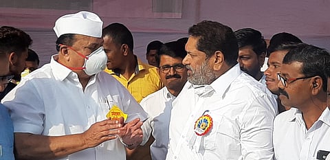 sanjay Mandlik meets Hasan Mushrif