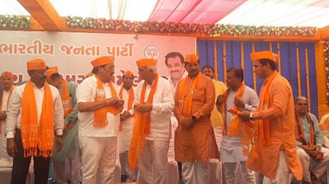 Manilal Vaghela joins BJP 