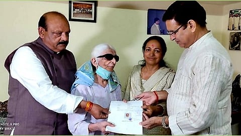 Pushpa Munjiyal give her property to Rahul Gandhi