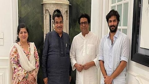 Nitin Gadkari meets Raj Thackeray News, Nitin Gadkari visits  Raj Thackeray's house