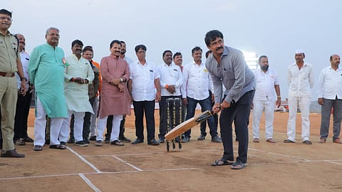 Devdutt Nikam