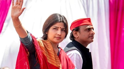 Dimple Yadav, Akhilesh Yadav Latest Marathi News 