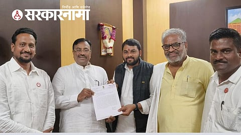 Ravikant Tupkar with Sudhir Mungantiwar