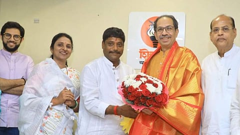 Ravindra Dhangekar, Uddhav Thackeray