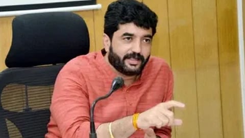 
Muralidhar Mohol