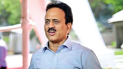 Girish Mahajan 