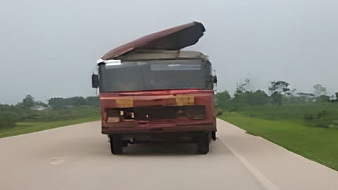 MSRTC Bus Running With Broken Rooftop 