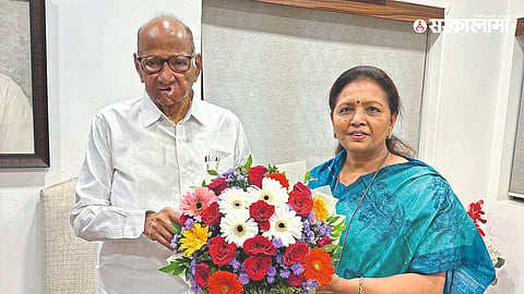 Farmers Leader Asha Shinde Met NCP Leader Sharad Pawar