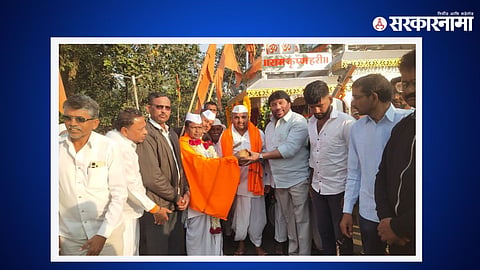 Welcoming Nivruttinath Dindi