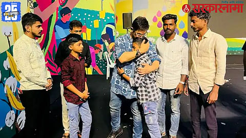 Aamir Khan Meets Santosh Deshmukh Family 