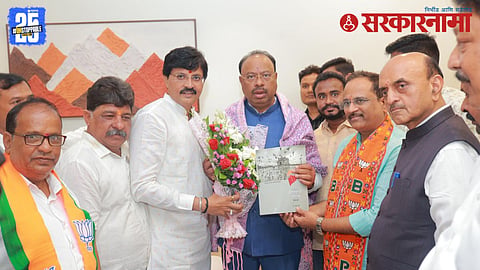 BJP State President Chandrashekhar Bawankule visits Samir Rajurkar’s residence