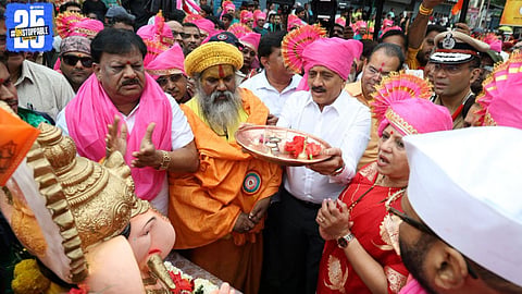 Girish Mahajan Nashik Ganesha Visarjan