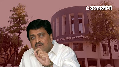 BJP leaders and women corporators during the Nanded Municipal Corporation meeting as the mayoral contest between Kavita Mule and Jyoti Kalyankar gains momentum under Ashok Chavan’s influence.
