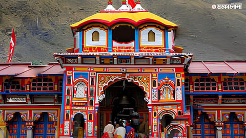  Badrinath Temple 