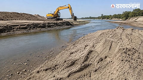 The Maharashtra Government has launched a major river deepening campaign, under which farmers will receive free silt for agricultural use, while eligible beneficiaries of government housing schemes will be provided free sand to support house construction. (AI Image)