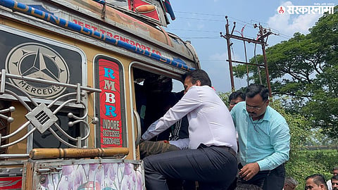 Girish Mahajan accident rescue