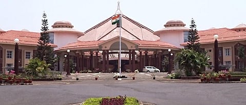 सत्तेच्‍या वादळात काँग्रेस भुईसपाट!  विरोधी पक्षनेत्‍यासह दहा आमदार भाजप विधिमंडळ गटात सहभागी 