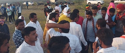 bjp mla mahesh landge paticipate in bullock cart race in sangli