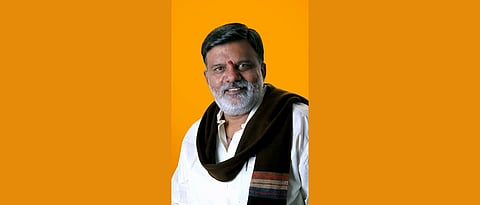 रोज गाईची धार काढणारे आमदार राजाभाऊ वाजे 