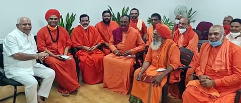 ligayat community puts up pressure on karnataka government