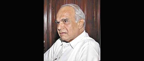 राज्यपालांनी थोपटले महिला पत्रकाराचे गाल : वादग्रस्त बनवारीलाल पुरोहित यांचा लेखी माफीनामा 