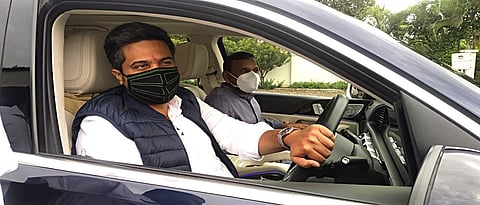 Sitting in Rohit Pawar's car, Deshmukh made the view of MLA ...!