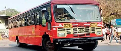 Maharashtra Politics News live : 
 कर्नाटकला जाणाऱ्या सर्व बस फेऱ्या रद्द ; परिवहन मंत्री प्रताप सरनाईक यांचा आदेश