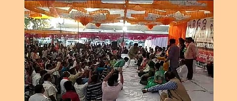 उदय वाघांवर माराहाणीचा तर, मार खाल्लेल्या माजी आमदार पाटलांवर अॅट्रोसिटीचा गुन्हा