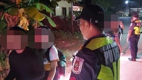 OPERASYON: Ang kapuli­san sa Dalaguete nga nilusad sa ilang gihingusgan nga preventive patrol operation bahin sa trapiko. / Dalaguete Police Station