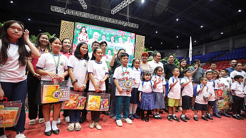 School supplies gihatag sa 163K ka tinun-an