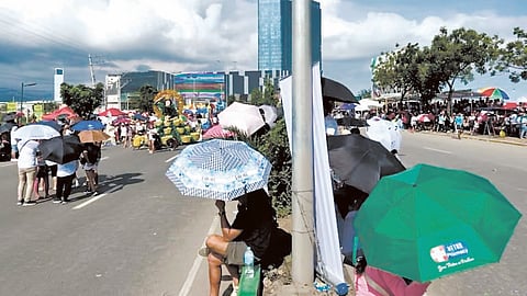 PLANNED CHANGES. Last January, spectators had no protection from the elements while they watched street dancers perform. To remedy the situation, organizers plan to put up bleachers along the main avenue of the SRP next year. 