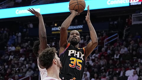 MATCH. Phoenix Suns forward Kevin Durant (35) is fouled during the first quarter of the team’s NBA basketball game against the Houston Rockets, Wednesday, Dec. 27, 2023, in Houston. 