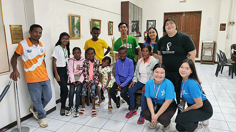 The Ata tribe from Cadiz City, with USLS students, UNO-R work immersion students, and SunStar Bacolod editor-in-chief Marchel Espina.
