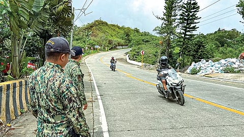TCH pabutanga’g 10 ka polis, badlungon nga rider dakpon