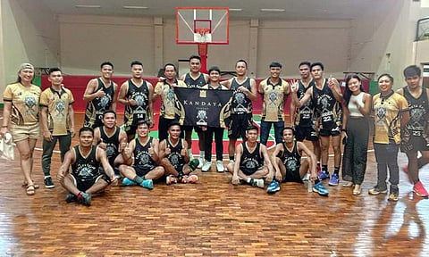 Favorites advance to final four