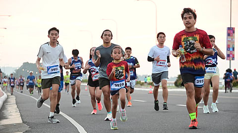 DAGAN KONTRA DENGUE. Runners of all ages sweat it out in the city government of Davao’s Dagan Kontra Dengue 2024 held Sunday morning at the Davao City Coastal Road. 