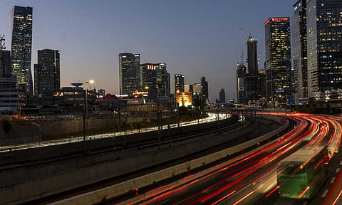 Israel’s economy is struggling. Economists say ending the war would help 