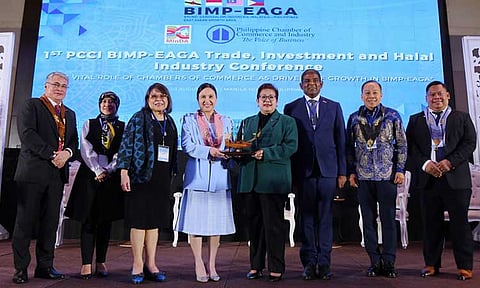 (From left) PCCI Vice President for International Affairs Jude Aguilar, Ambassador of Brunei Darussalam to the Philippines Megawati binti Dato Paduka Hadji Manan, former PCCI president Ma. Alegria S. Limjoco, Secretary Ma. Cristina Roque, PCCI President Enunina “Nina” Mangio, Ambassador of Malaysia to the Philippines Dato’ Abdulmalik Castelino, Ambassador of Indonesia to the Philippines Agus Widjojo, and Mr. Aleem Siddiqui M. Guiapal from the DTI-Halal Industry Development Office. 
